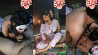คลิปหลุด ทางบ้าน วัยรุ่นสายเงี่ยนนัดสาวออกมากลางดึกนั่งเล่นเสียวริมถนนจับสวิงกิ้งโม็คควยก่อนต่อควยซอยหีคาริมข้างทางเสียวๆ