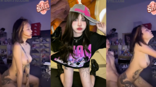 คลิปหลุด Namii11455 น้องนามิ  สาววัยรุ่นนมใหญ่สักลายลีลาเด็ดเงี่ยนหีตั้งกล้องเย็ดกับแฟนหนุ่มดูดปากแลกลิ้นก่อนโดนจับกดหัวโม๊คควยมิดด้ามแล้วขย่มควยทร่อนหีโยกเย็ดดังตับๆเสียวๆ